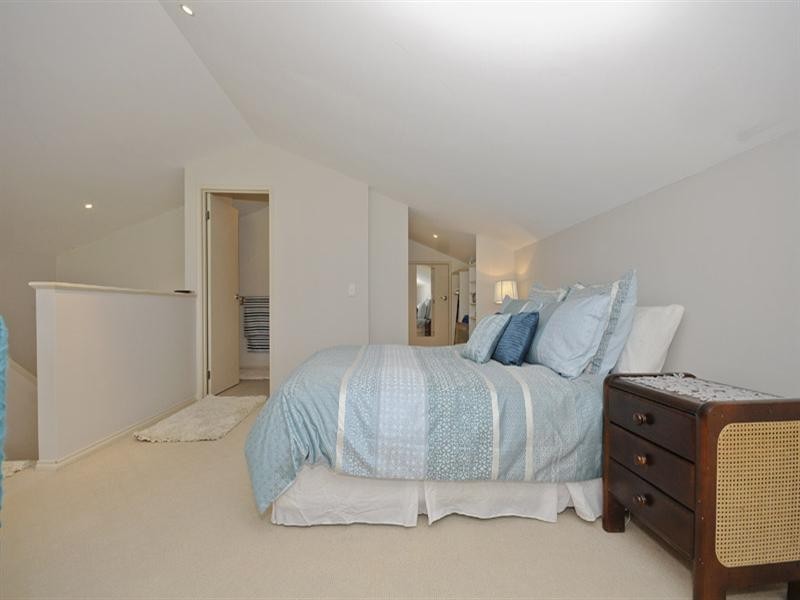 22 Valley Park Drive, Mooroolbark VIC 3138