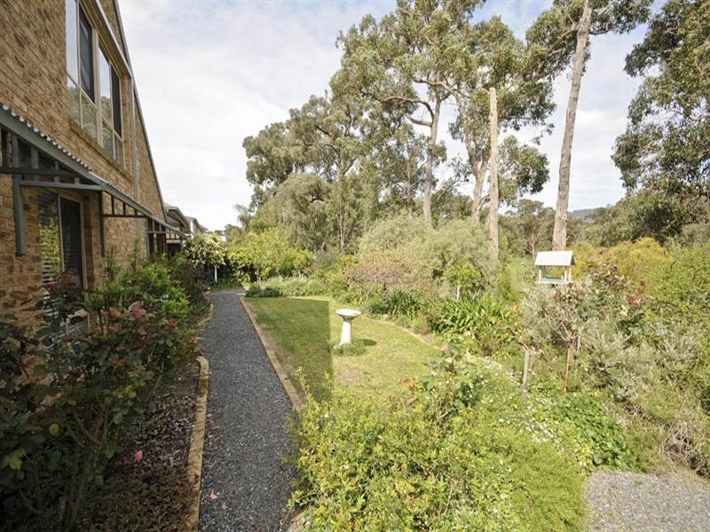 22 Valley Park Drive, Mooroolbark VIC 3138