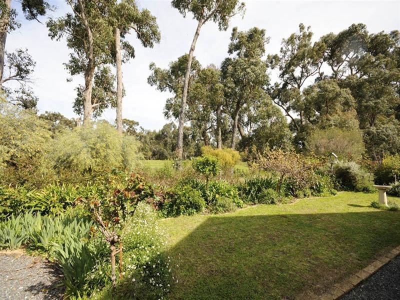 22 Valley Park Drive, Mooroolbark VIC 3138