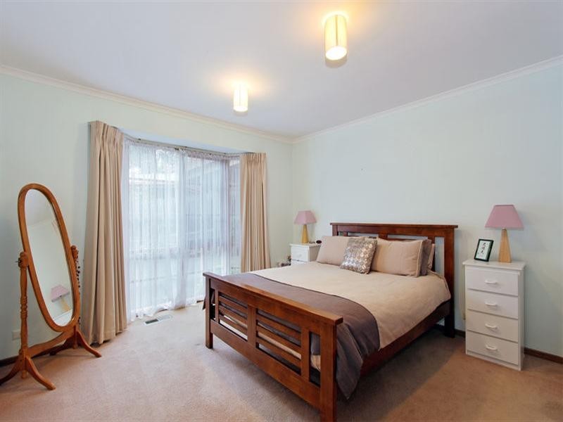 3 Dyson Court, Mooroolbark VIC 3138