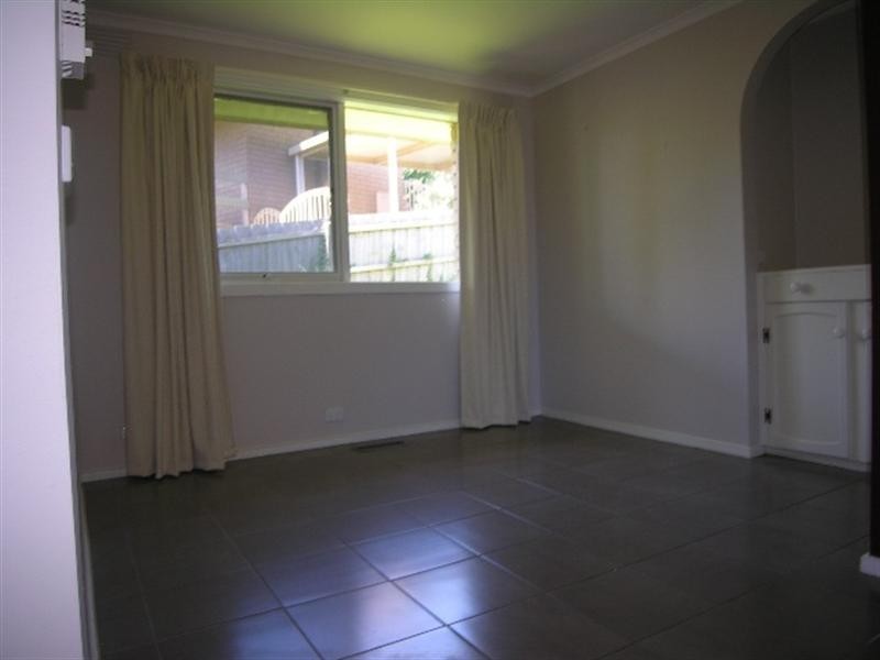 10 CHINOOK Crescent, Mooroolbark VIC 3138