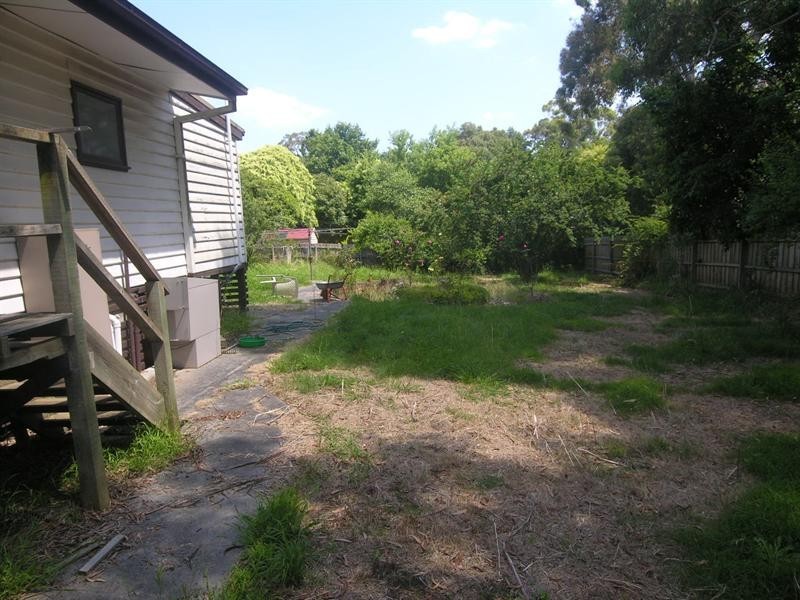 10 Cameron Road, Croydon VIC 3136