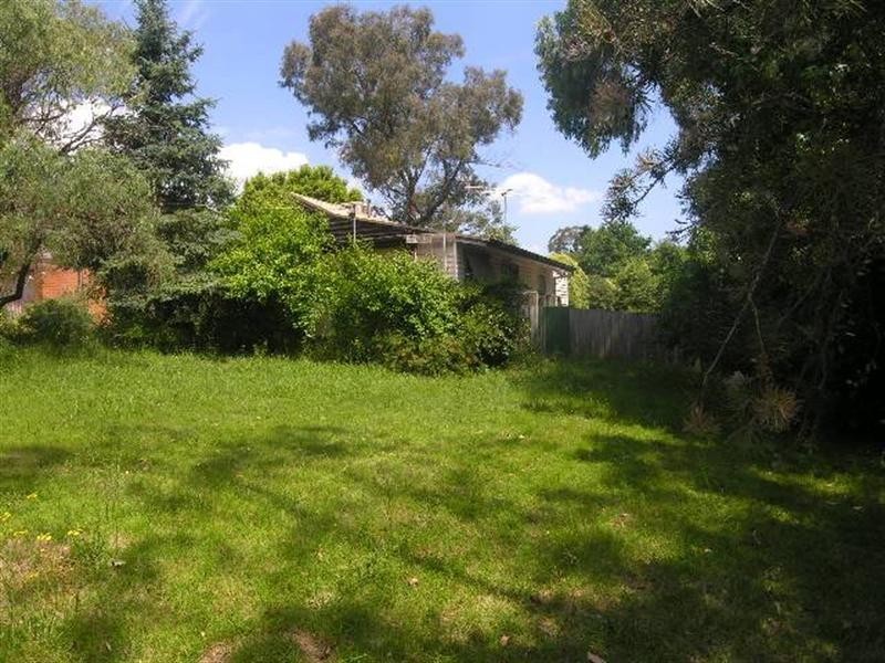 10 Cameron Road, Croydon VIC 3136