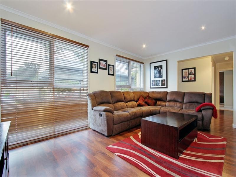 76 Cardigan Road, Mooroolbark VIC 3138