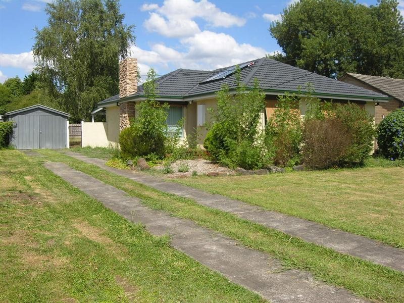 6 Kathy Court, Mooroolbark VIC 3138