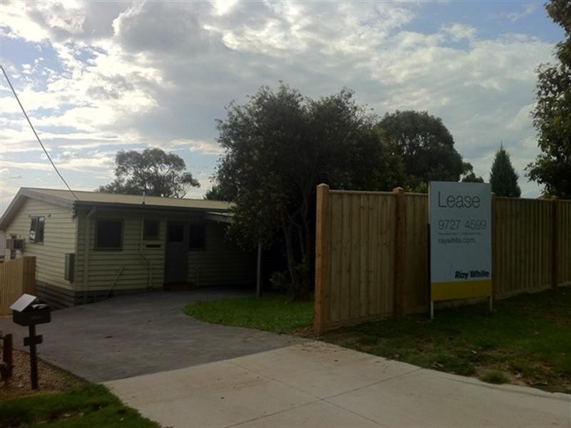 37 SUGARLOAF Drive, Chirnside Park VIC 3116