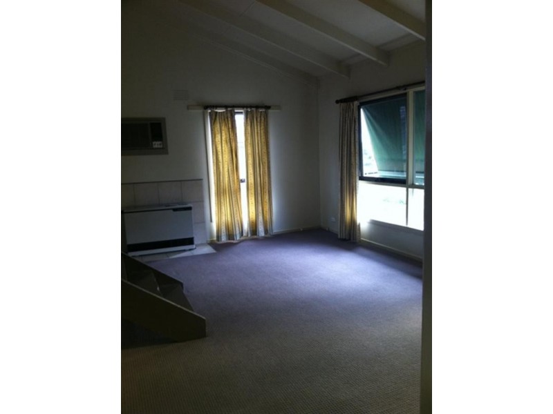 37 SUGARLOAF Drive, Chirnside Park VIC 3116