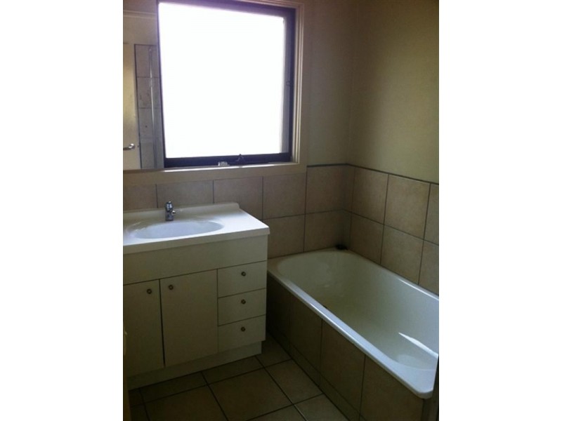 37 SUGARLOAF Drive, Chirnside Park VIC 3116