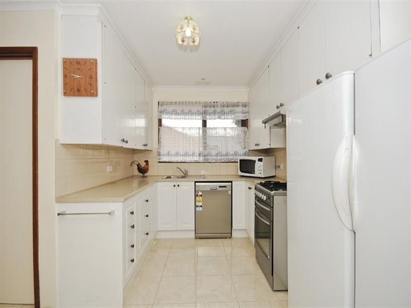 102 Manchester Road, Mooroolbark VIC 3138