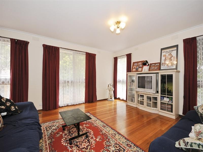 102 Manchester Road, Mooroolbark VIC 3138