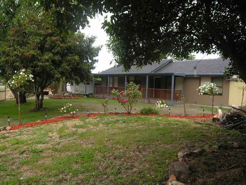 24 Balcombe Avenue, Mooroolbark VIC 3138
