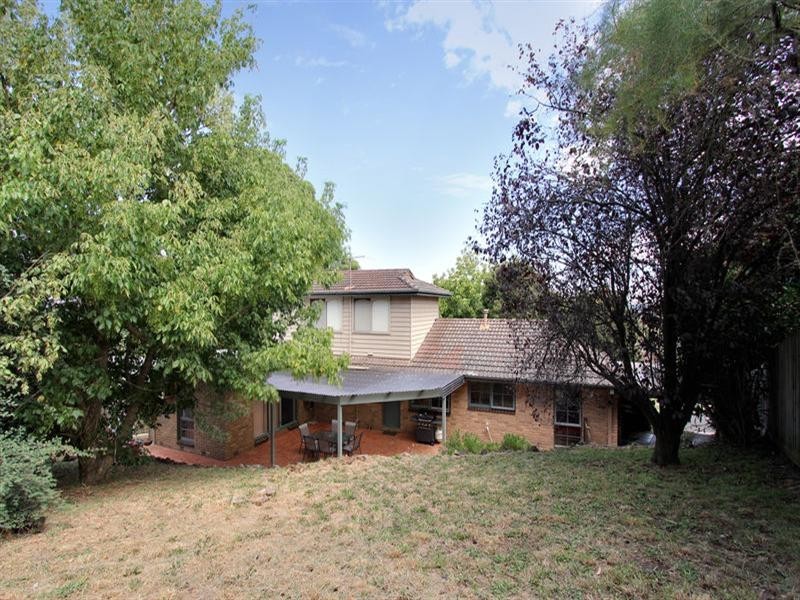 6 Parry Drive, Mooroolbark VIC 3138