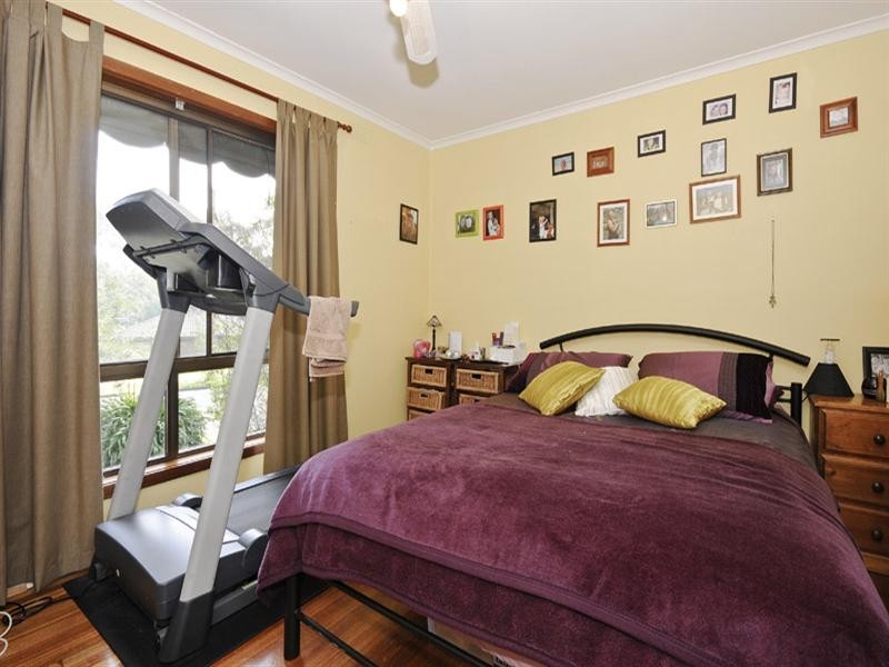 38 Esther Crescent, Mooroolbark VIC 3138