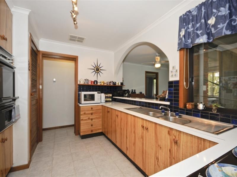 6 Brenda Court, Croydon VIC 3136