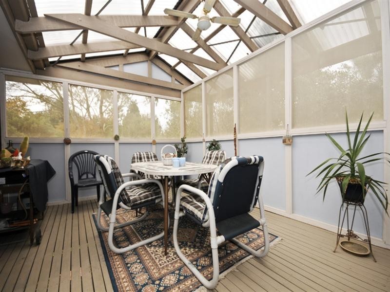 6 Brenda Court, Croydon VIC 3136
