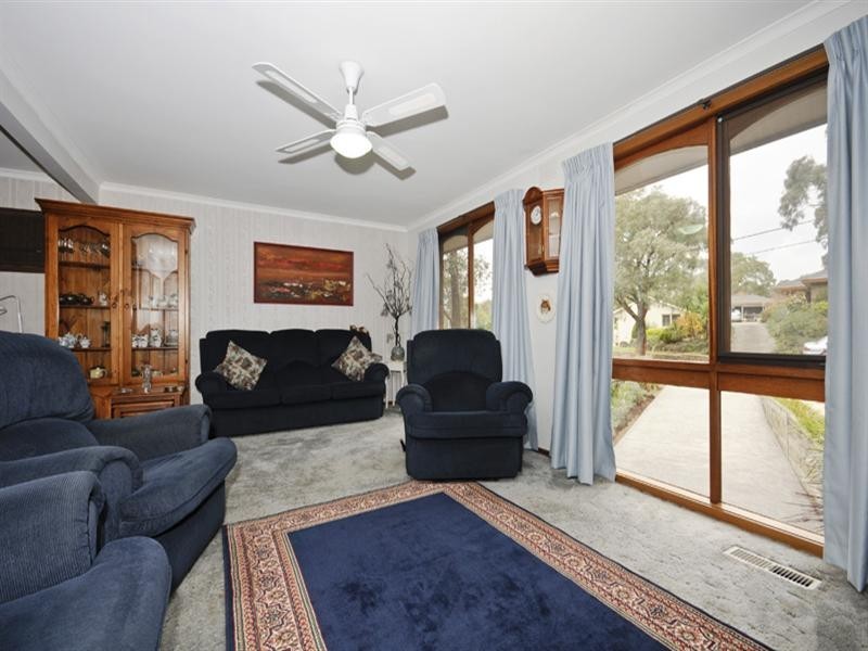 6 Brenda Court, Croydon VIC 3136