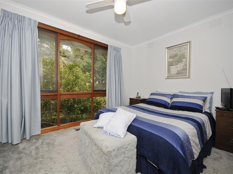 6 Brenda Court, Croydon VIC 3136