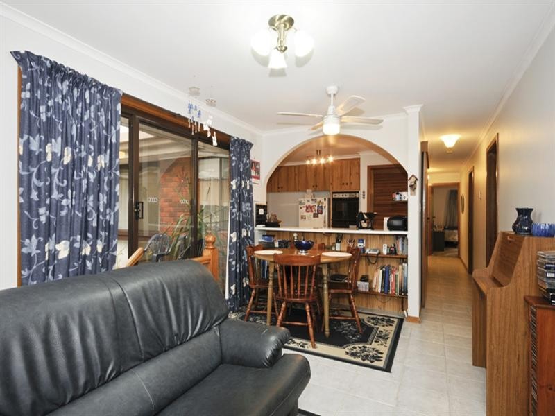 6 Brenda Court, Croydon VIC 3136
