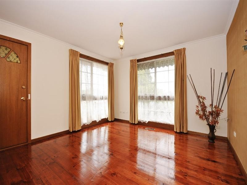 25 Winyard Drive, Mooroolbark VIC 3138