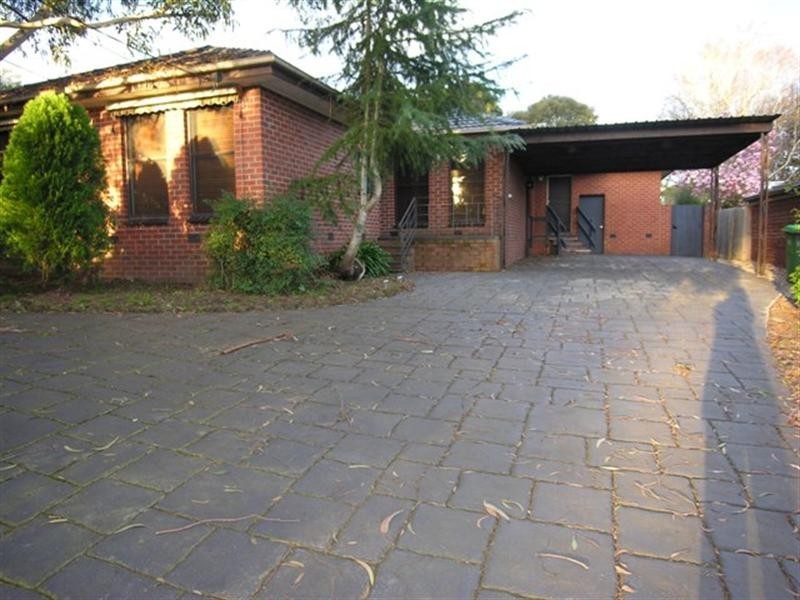 98 HAYRICK Lane, Mooroolbark VIC 3138