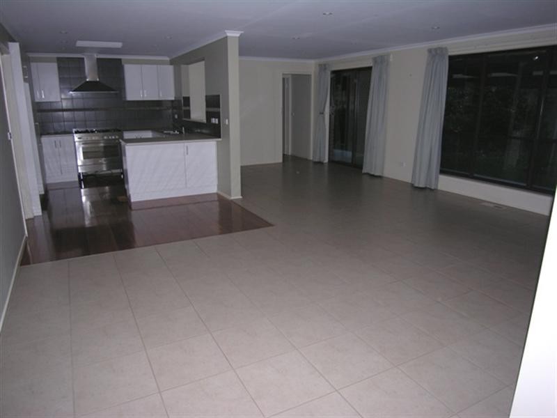98 HAYRICK Lane, Mooroolbark VIC 3138