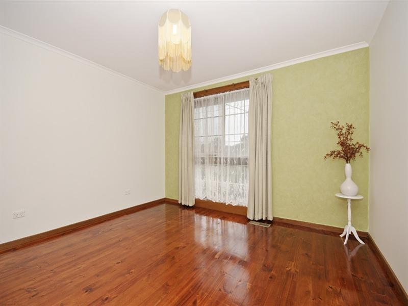 25 Winyard Drive, Mooroolbark VIC 3138