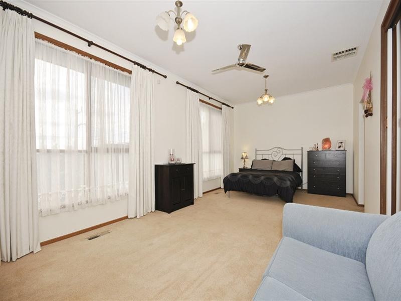 35 Meadowgate Drive, Chirnside Park VIC 3116