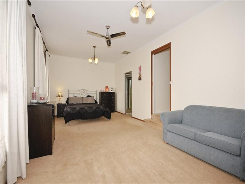 35 Meadowgate Drive, Chirnside Park VIC 3116