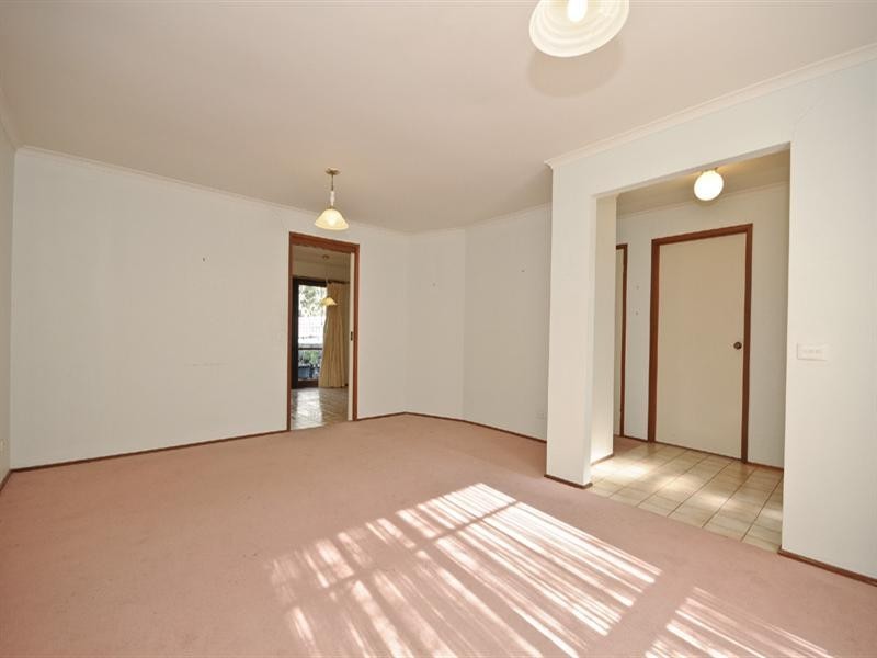 2/17 Mines Road, Ringwood East VIC 3135