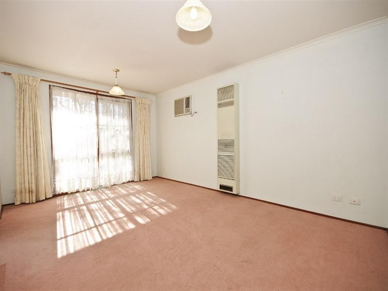 2/17 Mines Road, Ringwood East VIC 3135