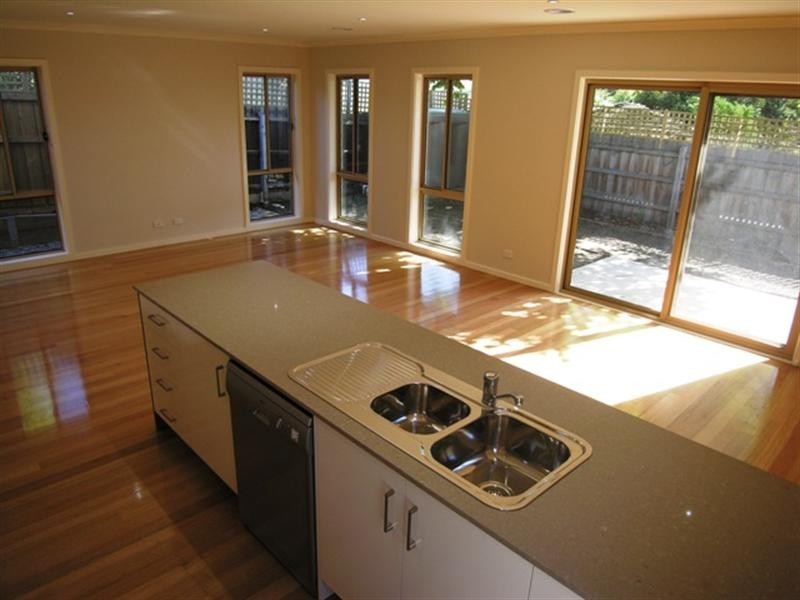 2 and 3/1 Elaine Court, Mooroolbark VIC 3138