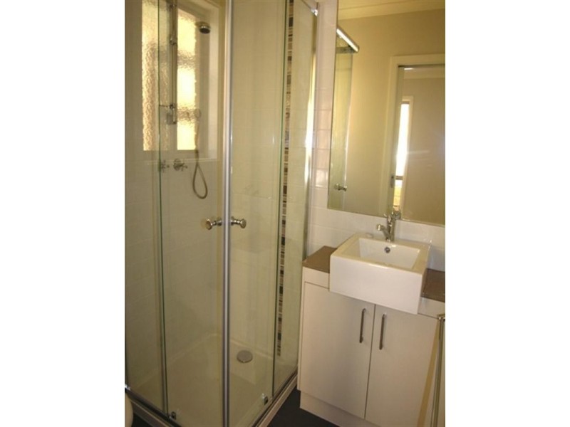 2 and 3/1 Elaine Court, Mooroolbark VIC 3138