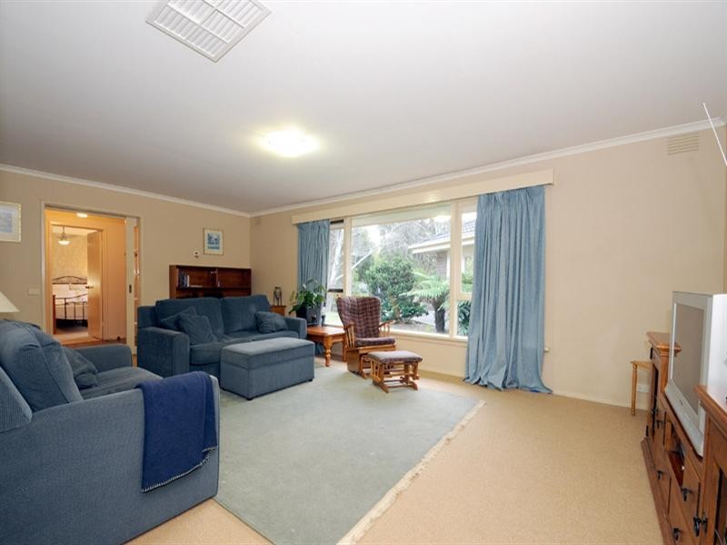 4 Summer Place, Mooroolbark VIC 3138