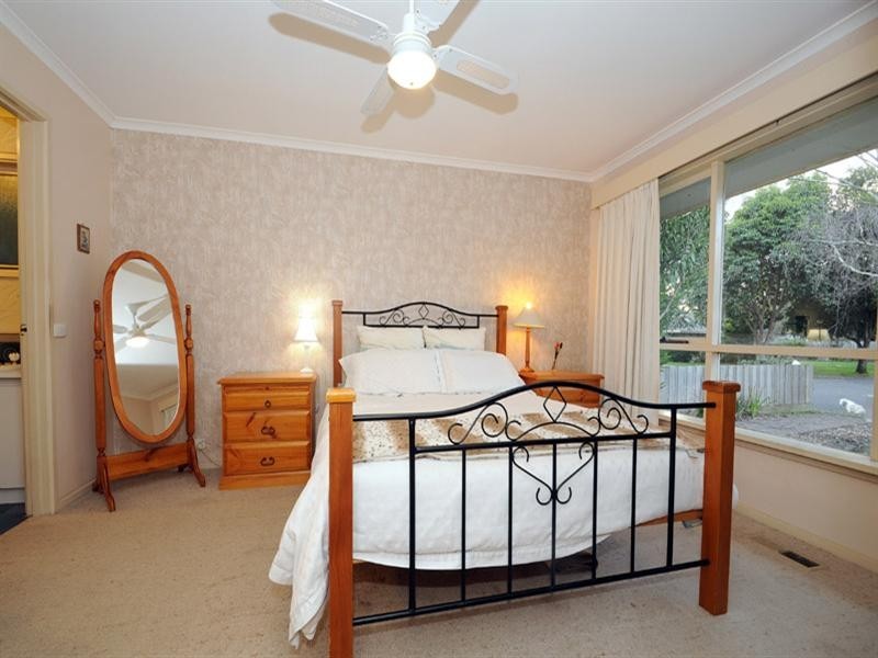 4 Summer Place, Mooroolbark VIC 3138