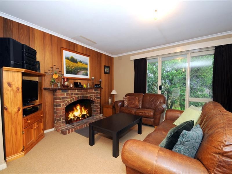 4 Summer Place, Mooroolbark VIC 3138