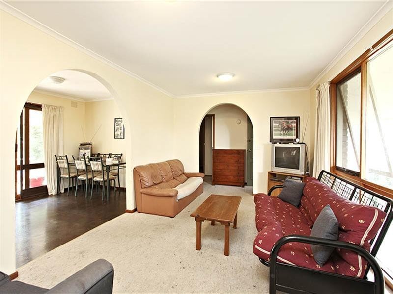 9 VISTA Drive, Chirnside Park VIC 3116