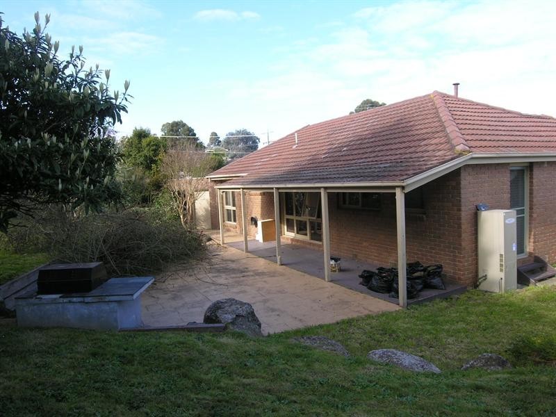 9 VISTA Drive, Chirnside Park VIC 3116