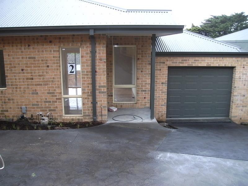 2/22 Central Avenue, Mooroolbark VIC 3138