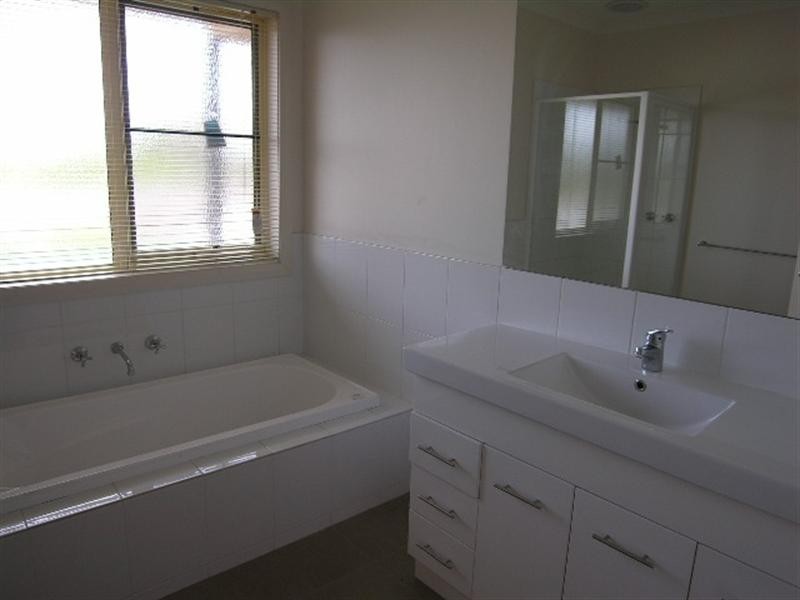 2/22 Central Avenue, Mooroolbark VIC 3138