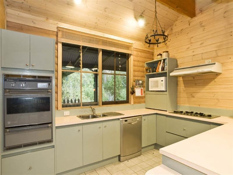 127 BARAK Drive, Launching Place VIC 3139