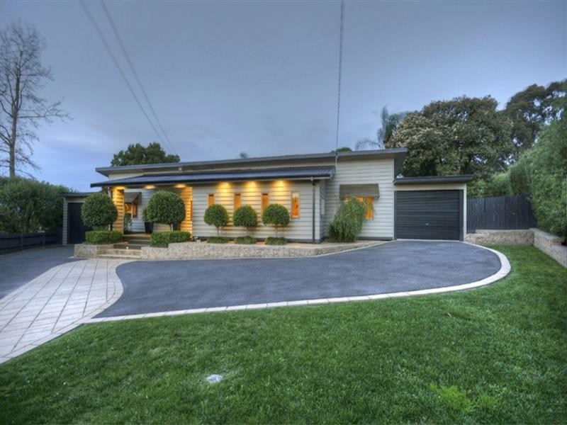 10 Montgomery Court, Kilsyth VIC 3137