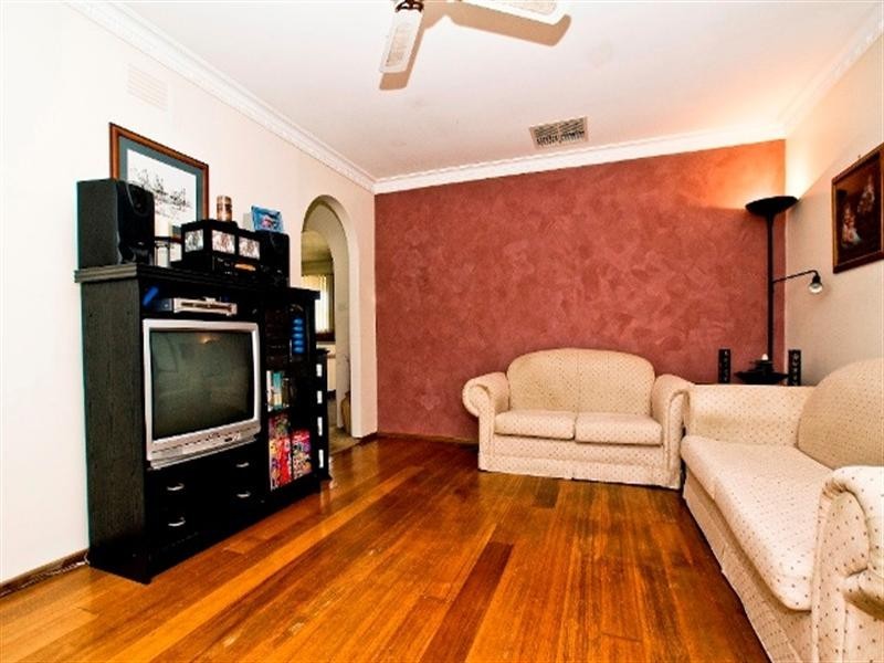 18 ARKARRA Court, Mooroolbark VIC 3138