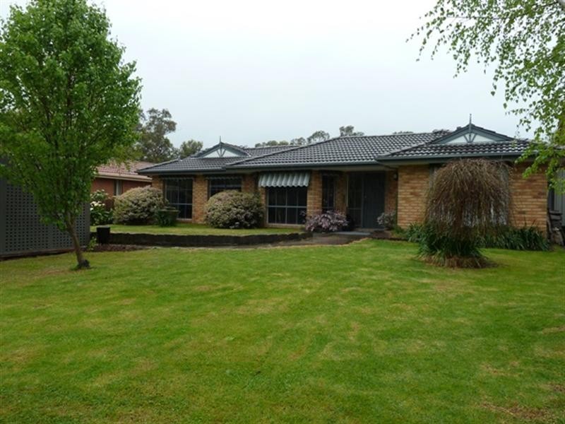7 Glenbrook Close, Mooroolbark VIC 3138