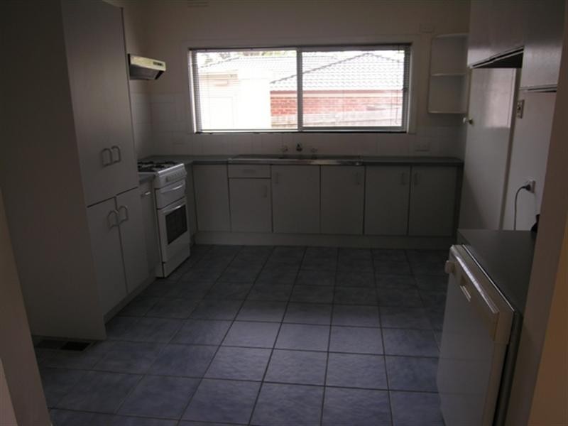 24 LIONEL Crescent, Croydon VIC 3136