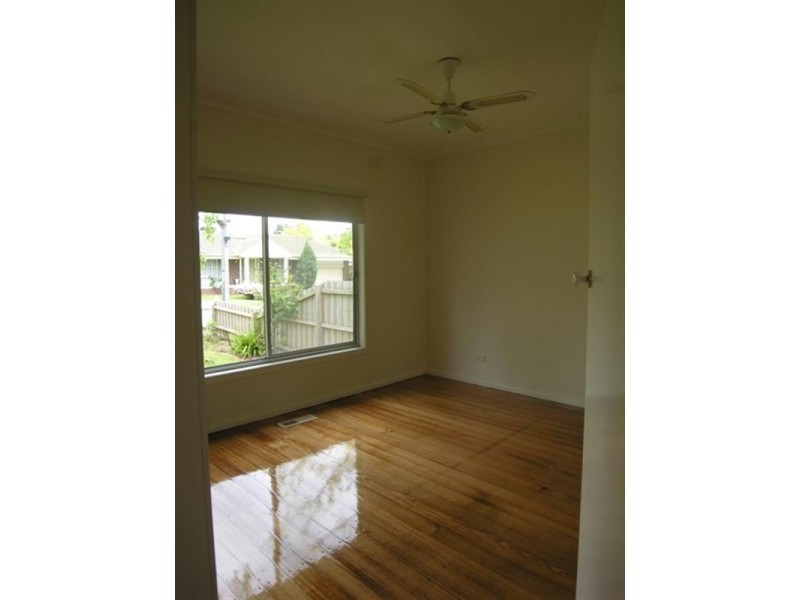 24 LIONEL Crescent, Croydon VIC 3136