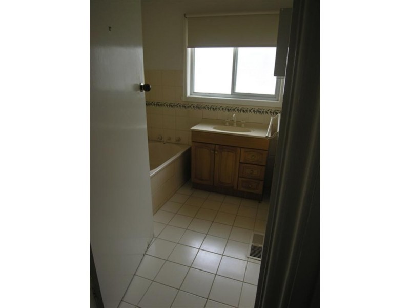 24 LIONEL Crescent, Croydon VIC 3136