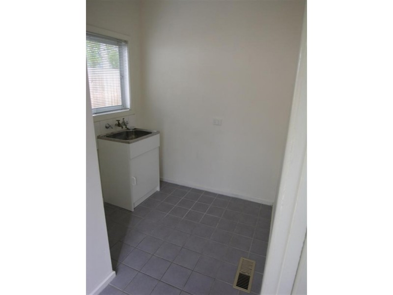 24 LIONEL Crescent, Croydon VIC 3136