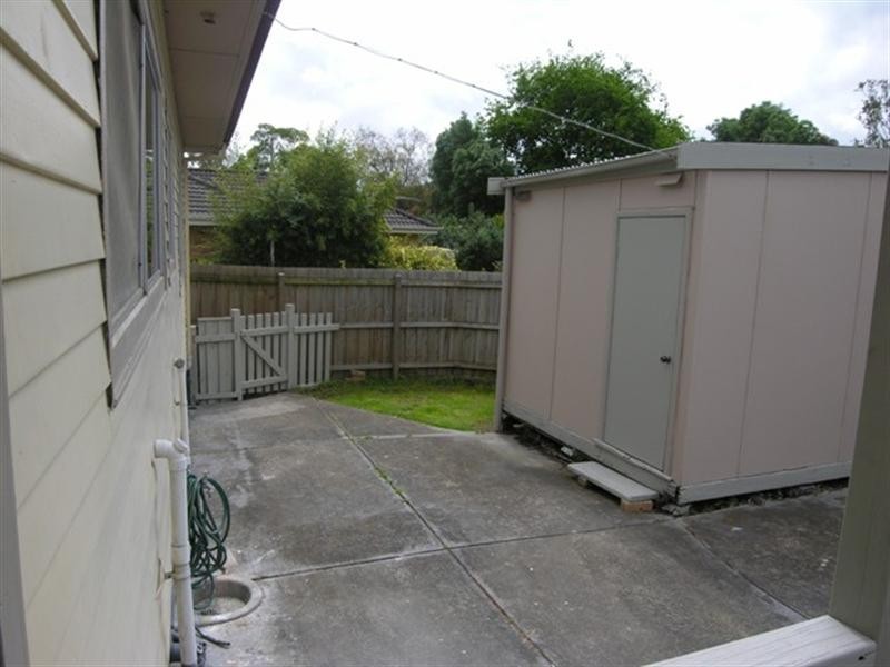 24 LIONEL Crescent, Croydon VIC 3136