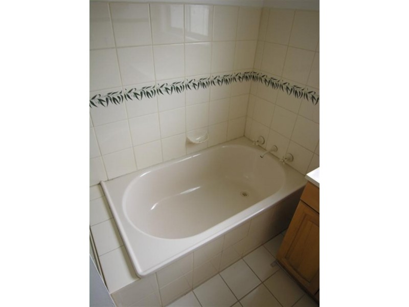 24 LIONEL Crescent, Croydon VIC 3136