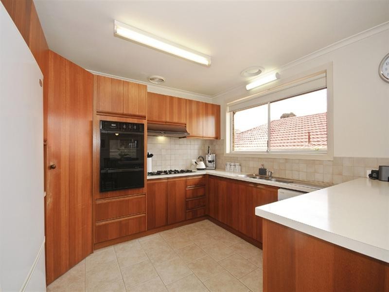 15 Wallace Way, Mooroolbark VIC 3138